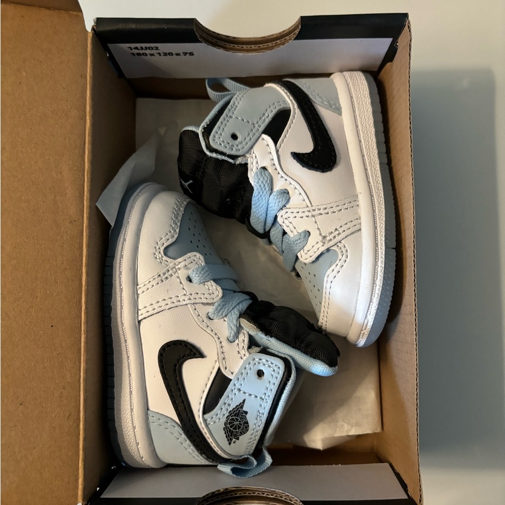 NWOT Jordan 1 Mid SE Size 3c Baby/Toddler Shoes